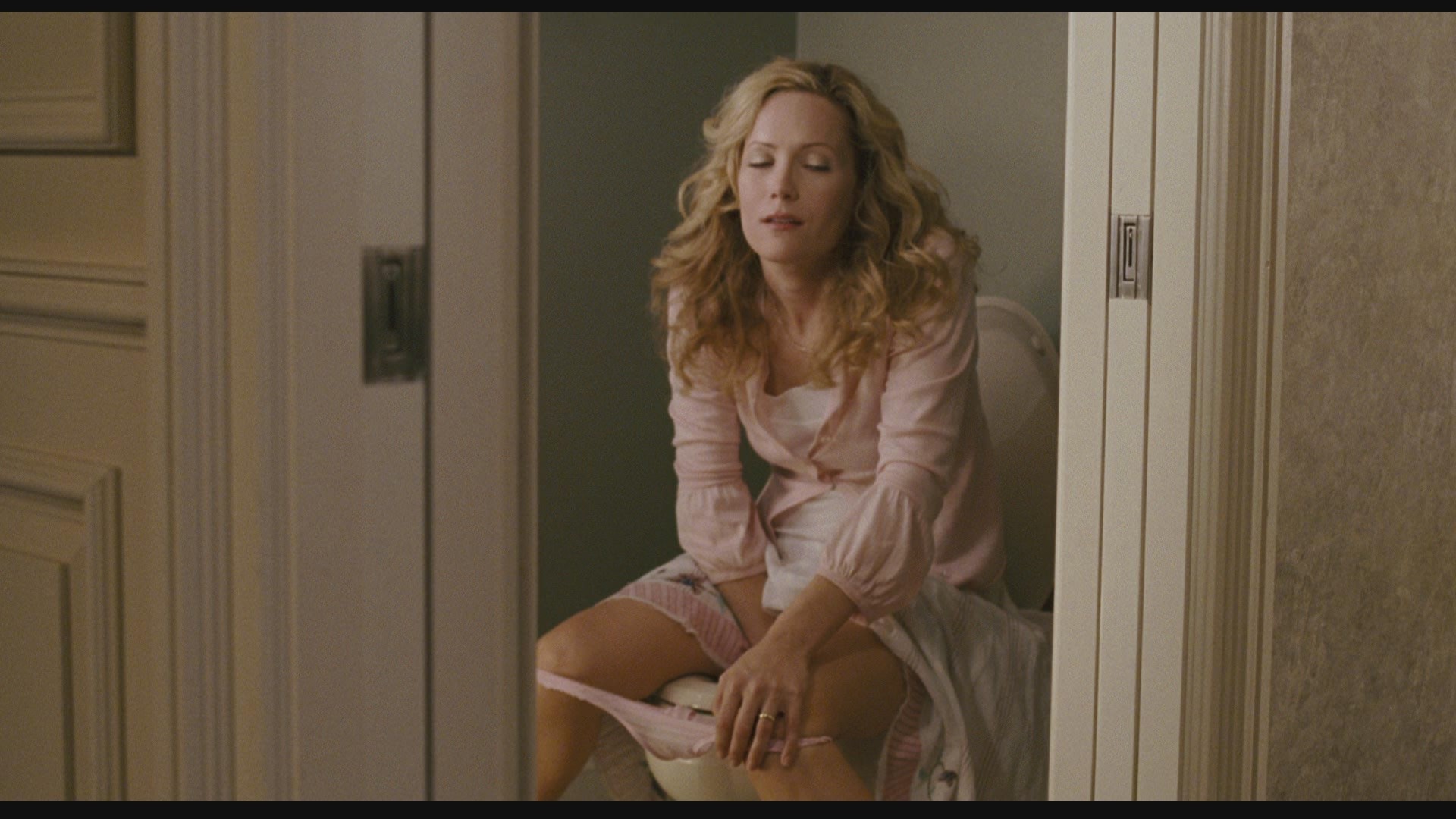 Is leslie mann 40 this nude Friday Fox
